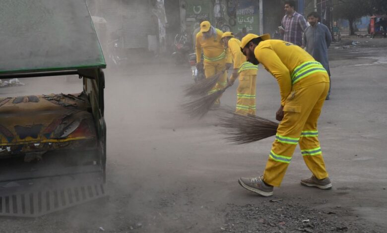 Sanitation workers facing rights violations need better legal protection in Pakistan